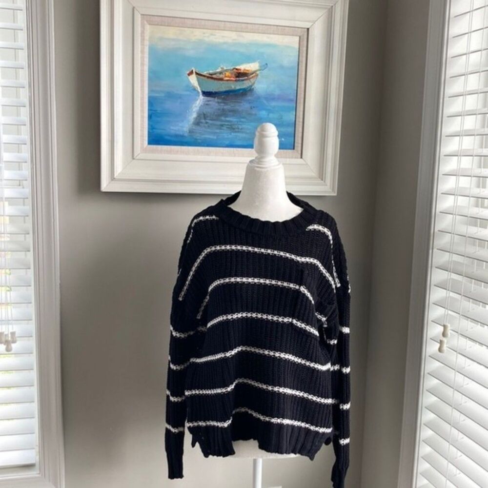 American Eagle Black and White Striped Pocket Sweater